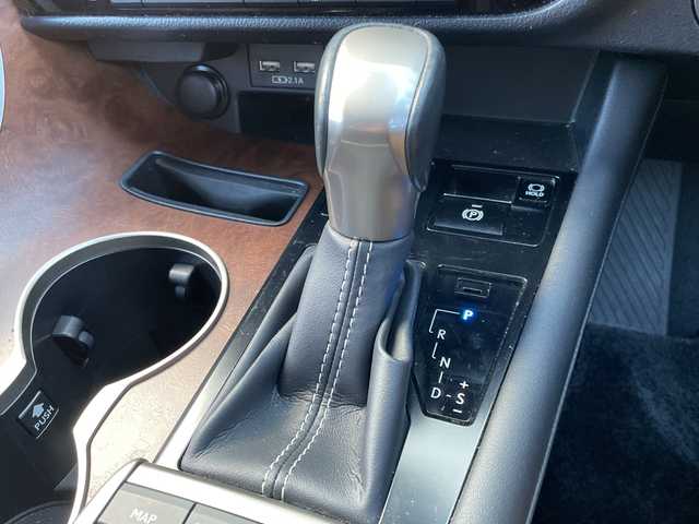 レクサス ＲＸ 450hL 千葉県 2022(令4)年 2.9万km グラファイトブラックガラスフレーク 純正メーカーOP12.3インチナビ/(フルセグTV/BT/CD/DVD/FM/AM)/全周囲カメラ/ヘッドアップディスプレイ/ブラインドスポットモニター/衝突被害軽減システム/車線逸脱警報/追従式クルーズコントロール/レザーシート/横滑り防止装置/ビルトインETC2.0/アイドリングストップ/LEDヘッドライト/フォグランプ/オートライト/ウィンカーミラー/電動格納ミラー/純正20インチAW/シートヒーター/エアシート/シートリフター/ステアリングヒーター/パドルシフト/プッシュスタート/スマートキー/フロアマット/スペアキー/取扱説明書/保証書