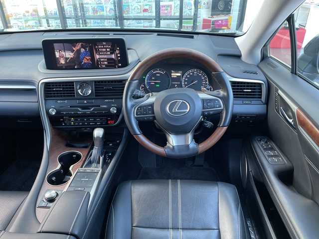 レクサス ＲＸ 450hL 千葉県 2022(令4)年 2.9万km グラファイトブラックガラスフレーク 純正メーカーOP12.3インチナビ/(フルセグTV/BT/CD/DVD/FM/AM)/全周囲カメラ/ヘッドアップディスプレイ/ブラインドスポットモニター/衝突被害軽減システム/車線逸脱警報/追従式クルーズコントロール/レザーシート/横滑り防止装置/ビルトインETC2.0/アイドリングストップ/LEDヘッドライト/フォグランプ/オートライト/ウィンカーミラー/電動格納ミラー/純正20インチAW/シートヒーター/エアシート/シートリフター/ステアリングヒーター/パドルシフト/プッシュスタート/スマートキー/フロアマット/スペアキー/取扱説明書/保証書