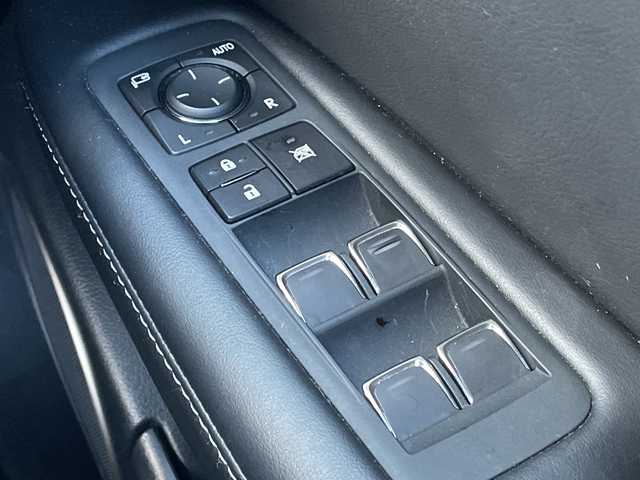 レクサス ＲＸ 450hL 千葉県 2022(令4)年 2.9万km グラファイトブラックガラスフレーク 純正メーカーOP12.3インチナビ/(フルセグTV/BT/CD/DVD/FM/AM)/全周囲カメラ/ヘッドアップディスプレイ/ブラインドスポットモニター/衝突被害軽減システム/車線逸脱警報/追従式クルーズコントロール/レザーシート/横滑り防止装置/ビルトインETC2.0/アイドリングストップ/LEDヘッドライト/フォグランプ/オートライト/ウィンカーミラー/電動格納ミラー/純正20インチAW/シートヒーター/エアシート/シートリフター/ステアリングヒーター/パドルシフト/プッシュスタート/スマートキー/フロアマット/スペアキー/取扱説明書/保証書