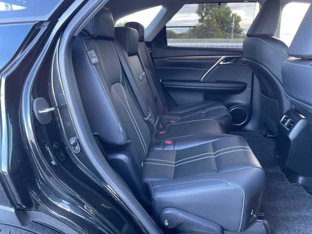 レクサス ＲＸ 450hL 千葉県 2022(令4)年 2.9万km グラファイトブラックガラスフレーク 純正メーカーOP12.3インチナビ/(フルセグTV/BT/CD/DVD/FM/AM)/全周囲カメラ/ヘッドアップディスプレイ/ブラインドスポットモニター/衝突被害軽減システム/車線逸脱警報/追従式クルーズコントロール/レザーシート/横滑り防止装置/ビルトインETC2.0/アイドリングストップ/LEDヘッドライト/フォグランプ/オートライト/ウィンカーミラー/電動格納ミラー/純正20インチAW/シートヒーター/エアシート/シートリフター/ステアリングヒーター/パドルシフト/プッシュスタート/スマートキー/フロアマット/スペアキー/取扱説明書/保証書