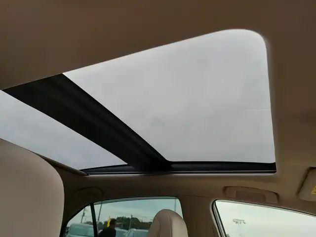 トヨタ カムリ G レザーパッケージ 東京都 2018(平30)年 2.3万km エモーショナルレッド 純正ナビ/【AM/FM/DISC/SD/USB/BT/AUX/TV】/モデリスタエアロ/バックカメラ/ETC2.0/パノラマムーンルーフ/ドライブレコーダー/レザーシート/シートヒーター/パワーシート(D/N席)/コーナーセンサー/レーダークルーズコントロール/BSM/バックソナー/LEDヘッドライト/フォグランプ/USBポート/ステアリングスイッチ/純正フロアマット/純正18インチAW/プッシュスタート/スマートキー