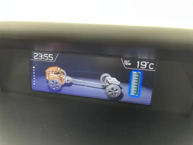 スバル ＸＶ ハイブリッド アドバンス 富山県 2018(平30)年 6万km クリスタルホワイトP 純正ナビ（AM/FM/DVD/BT/フルセグ）/バック/サイドカメラ/ドライブレコーダー/ETC/ハーフレザーシート/D/N席パワーシート/ブラインドスポットモニター/衝突被害軽減システム/レーダークルーズコントロール/レーンキープアシスト/コーナーセンサー/横滑り防止装置/純正アルミホイール/純正フロアマット/オートLEDライト/フォグライト/オートホールド付電子パーキング/INNOルーフボックス/革巻きステアリング/ステアリングスイッチ/パドルシフト/スマートキー/スペアキー