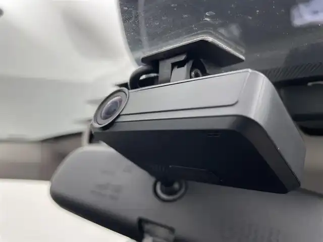 スバル ＸＶ ハイブリッド アドバンス 富山県 2018(平30)年 6万km クリスタルホワイトP 純正ナビ（AM/FM/DVD/BT/フルセグ）/バック/サイドカメラ/ドライブレコーダー/ETC/ハーフレザーシート/D/N席パワーシート/ブラインドスポットモニター/衝突被害軽減システム/レーダークルーズコントロール/レーンキープアシスト/コーナーセンサー/横滑り防止装置/純正アルミホイール/純正フロアマット/オートLEDライト/フォグライト/オートホールド付電子パーキング/INNOルーフボックス/革巻きステアリング/ステアリングスイッチ/パドルシフト/スマートキー/スペアキー