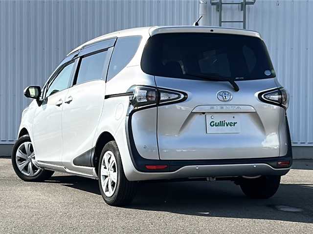 トヨタ シエンタ ファンベースG 愛媛県 2019(令1)年 1.8万km シルバーM 純正ナビ/両側パワースライドドア/フルセグTV/バックカメラ/衝突軽減システム/オートマチックハイビーム/レーンキープアシスト/アイドリングストップ/コーナーセンサー前後/横滑り防止装置/スペアキー/ウォークスルー/純正フロアマット