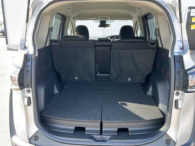 トヨタ シエンタ ファンベースG 愛媛県 2019(令1)年 1.8万km シルバーM 純正ナビ/両側パワースライドドア/フルセグTV/バックカメラ/衝突軽減システム/オートマチックハイビーム/レーンキープアシスト/アイドリングストップ/コーナーセンサー前後/横滑り防止装置/スペアキー/ウォークスルー/純正フロアマット