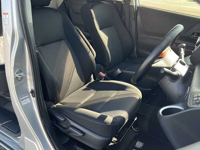 トヨタ シエンタ ファンベースG 愛媛県 2019(令1)年 1.8万km シルバーM 純正ナビ/両側パワースライドドア/フルセグTV/バックカメラ/衝突軽減システム/オートマチックハイビーム/レーンキープアシスト/アイドリングストップ/コーナーセンサー前後/横滑り防止装置/スペアキー/ウォークスルー/純正フロアマット