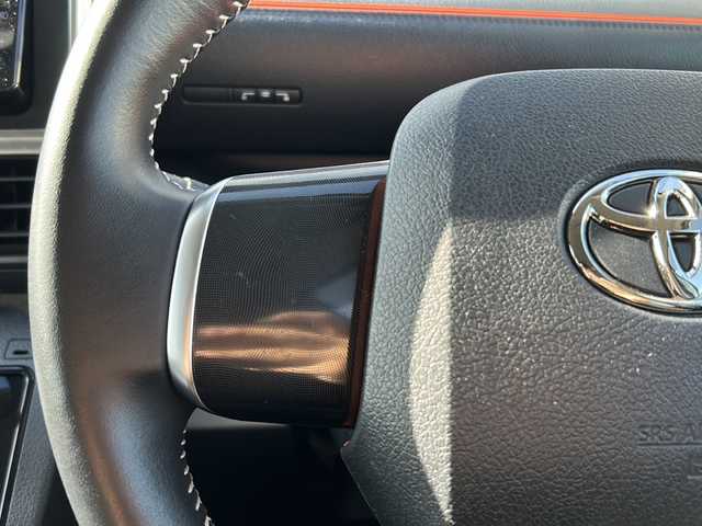 トヨタ シエンタ ファンベースG 愛媛県 2019(令1)年 1.8万km シルバーM 純正ナビ/両側パワースライドドア/フルセグTV/バックカメラ/衝突軽減システム/オートマチックハイビーム/レーンキープアシスト/アイドリングストップ/コーナーセンサー前後/横滑り防止装置/スペアキー/ウォークスルー/純正フロアマット