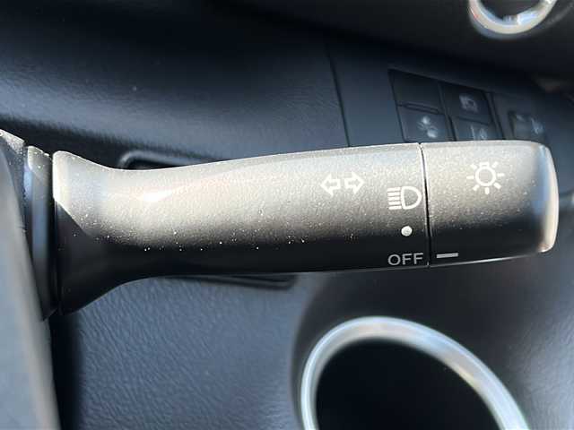 トヨタ シエンタ ファンベースG 愛媛県 2019(令1)年 1.8万km シルバーM 純正ナビ/両側パワースライドドア/フルセグTV/バックカメラ/衝突軽減システム/オートマチックハイビーム/レーンキープアシスト/アイドリングストップ/コーナーセンサー前後/横滑り防止装置/スペアキー/ウォークスルー/純正フロアマット