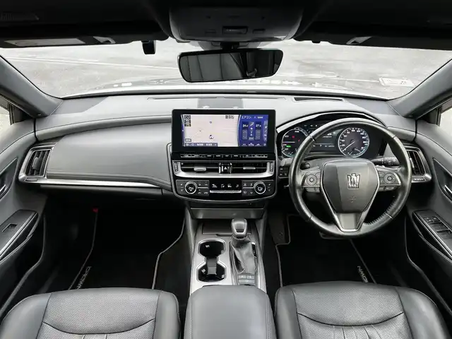 トヨタ クラウン ハイブリッド RS Four リミテッドⅡ 道央・札幌 2022(令4)年 6.2万km グレー ４WD/寒冷地仕様/純正メモリーナビ/AM/FM/BT/CD/フルセグ/トヨタセーフティセンス/衝突被害軽減ブレーキ/横滑り防止装置/レーダークルーズコントロール/レーンキープアシスト/クリアランスソナー/ブラインドスポットモニター/バックカメラ/サイドカメラ/フロントカメラ/アラウンドビューモニター/ビルトインETC/ドライブレコーダー/アイドリングストップ/ワイパーデアイサー/DRIVEMODE/SNOWMODE/EVMODE/前席パワーシート/前席シートヒーター/前席エアシート/レザーシート/革巻きステアリング/ステアリングリモコン/ハンドルヒーター/AC100V/電動パーキング/ブレーキホールド/自動防眩ミラー/MTモード付AT/プッシュスタート/スマートキー/LEDヘッドライト/オートライト/オートマチックハイビーム/フォグランプ/電動格納ミラー/ヒーテッドドアミラー/ウィンカーミラー/純正フロアマット/ドアバイザー/スペアキー/エンジンスターター