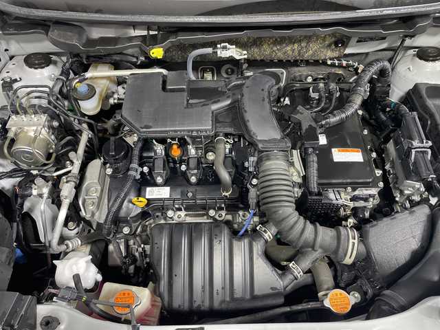 トヨタ ライズ Z 神奈川県 2022(令4)年 6万km シャイニングホワイトパール 純正9インチナビ/(Bluetooth/DVD/CD/AM/FM)/ブラインドスポットモニター/衝突被害軽減システム/車線逸脱警報/バックカメラ/アダプティブクルーズコントロール/横滑り防止装置/ETC/アイドリングストップ/LEDヘッドライト/フォグランプ/オートライト/ウィンカーミラー/電動格納ミラー/純正17インチAW/シートヒーター/AC100V/プッシュスタート/スマートキー/フロアマット/スペアキー/取扱説明書/保証書