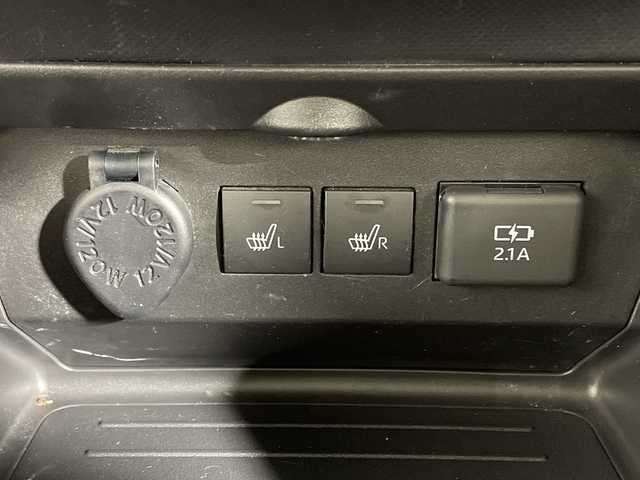 トヨタ ライズ Z 神奈川県 2022(令4)年 6万km シャイニングホワイトパール 純正9インチナビ/(Bluetooth/DVD/CD/AM/FM)/ブラインドスポットモニター/衝突被害軽減システム/車線逸脱警報/バックカメラ/アダプティブクルーズコントロール/横滑り防止装置/ETC/アイドリングストップ/LEDヘッドライト/フォグランプ/オートライト/ウィンカーミラー/電動格納ミラー/純正17インチAW/シートヒーター/AC100V/プッシュスタート/スマートキー/フロアマット/スペアキー/取扱説明書/保証書