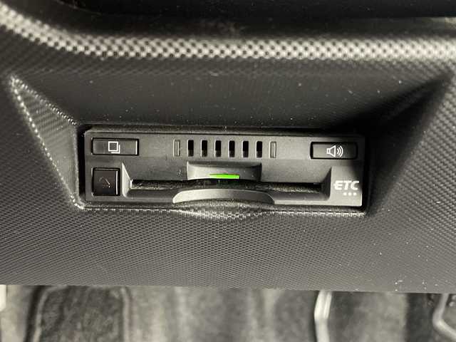 トヨタ ライズ Z 神奈川県 2022(令4)年 6万km シャイニングホワイトパール 純正9インチナビ/(Bluetooth/DVD/CD/AM/FM)/ブラインドスポットモニター/衝突被害軽減システム/車線逸脱警報/バックカメラ/アダプティブクルーズコントロール/横滑り防止装置/ETC/アイドリングストップ/LEDヘッドライト/フォグランプ/オートライト/ウィンカーミラー/電動格納ミラー/純正17インチAW/シートヒーター/AC100V/プッシュスタート/スマートキー/フロアマット/スペアキー/取扱説明書/保証書