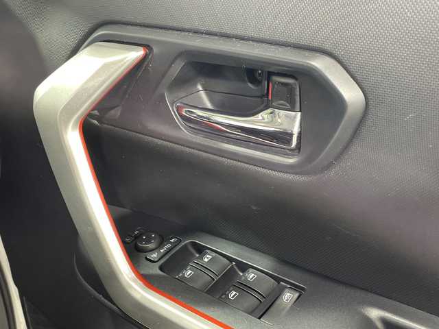 トヨタ ライズ Z 神奈川県 2022(令4)年 6万km シャイニングホワイトパール 純正9インチナビ/(Bluetooth/DVD/CD/AM/FM)/ブラインドスポットモニター/衝突被害軽減システム/車線逸脱警報/バックカメラ/アダプティブクルーズコントロール/横滑り防止装置/ETC/アイドリングストップ/LEDヘッドライト/フォグランプ/オートライト/ウィンカーミラー/電動格納ミラー/純正17インチAW/シートヒーター/AC100V/プッシュスタート/スマートキー/フロアマット/スペアキー/取扱説明書/保証書