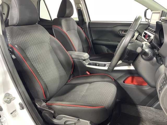 トヨタ ライズ Z 神奈川県 2022(令4)年 6万km シャイニングホワイトパール 純正9インチナビ/(Bluetooth/DVD/CD/AM/FM)/ブラインドスポットモニター/衝突被害軽減システム/車線逸脱警報/バックカメラ/アダプティブクルーズコントロール/横滑り防止装置/ETC/アイドリングストップ/LEDヘッドライト/フォグランプ/オートライト/ウィンカーミラー/電動格納ミラー/純正17インチAW/シートヒーター/AC100V/プッシュスタート/スマートキー/フロアマット/スペアキー/取扱説明書/保証書