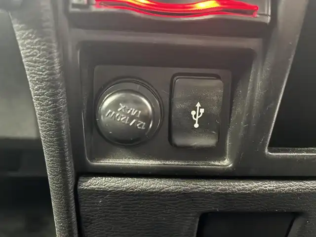 三菱 デリカＤ：５ P 富山県 2019(平31)年 5.9万km ウォームホワイトパール 純正10.1インチナビ/フルセグTV/Bluetooth/DVD/全周囲カメラ/ETC/両側電動スライドドア/パドルシフト/レーダークルーズコントロール/パワーシート/シートヒーター/パワーバックドア/純正フロアマット/純正ドアバイザー/BSM/衝突被害軽減ブレーキ/レーンキープアシスト/LEDオートライト/前後ドライブレコーダー/プッシュスタート/スマートキー/スペアキー/純正18インチアルミ