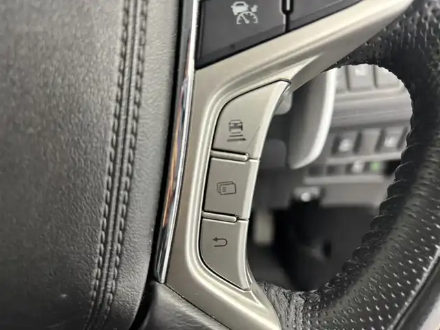 三菱 デリカＤ：５ P 富山県 2019(平31)年 5.9万km ウォームホワイトパール 純正10.1インチナビ/フルセグTV/Bluetooth/DVD/全周囲カメラ/ETC/両側電動スライドドア/パドルシフト/レーダークルーズコントロール/パワーシート/シートヒーター/パワーバックドア/純正フロアマット/純正ドアバイザー/BSM/衝突被害軽減ブレーキ/レーンキープアシスト/LEDオートライト/前後ドライブレコーダー/プッシュスタート/スマートキー/スペアキー/純正18インチアルミ