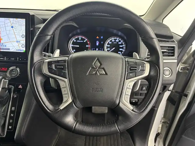 三菱 デリカＤ：５ P 富山県 2019(平31)年 5.9万km ウォームホワイトパール 純正10.1インチナビ/フルセグTV/Bluetooth/DVD/全周囲カメラ/ETC/両側電動スライドドア/パドルシフト/レーダークルーズコントロール/パワーシート/シートヒーター/パワーバックドア/純正フロアマット/純正ドアバイザー/BSM/衝突被害軽減ブレーキ/レーンキープアシスト/LEDオートライト/前後ドライブレコーダー/プッシュスタート/スマートキー/スペアキー/純正18インチアルミ