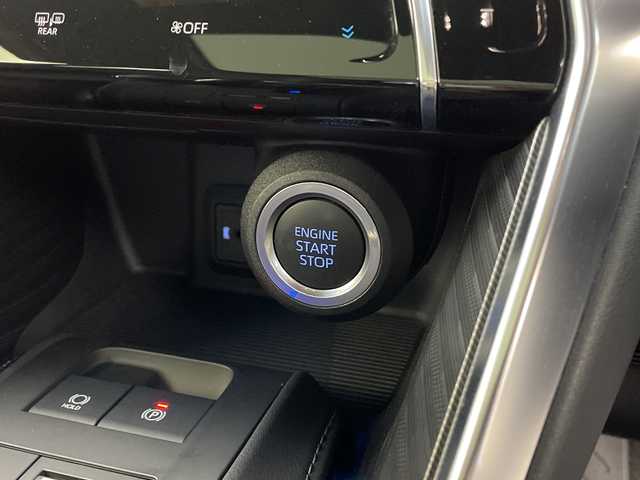 トヨタ ハリアー Z レザーパッケージ 鹿児島県 2020(令2)年 3.6万km ブラック 純正12.3型ナビ/（AM/FM/Bluetooth/フルセグ）/調光パノラマルーフ/JBLプレミアムサウンドシステム/セーフティセンス/・プリクラッシュセーフティ/・レーントレーシングアシスト/・レーダークルーズコントロール/・アダプティブハイビームシステム/・ロードサインアシスト/ブラインドスポットモニター/パーキングサポートブレーキ/デジタルインナーミラー/ヘッドアップディスプレイ/ハンズフリーパワーバックドア/レザーシート/前席パワーシート（運転席メモリー機能付）/シートヒーター／ベンチレーション/ドライブレコーダー/革巻きステアリング/ステアリングヒーター/スマートキー/電動パーキングブレーキ/ブレーキホールド/LEDヘッドランプ/フォグランプ/オートライト/電動格納ミラー/純正19インチAW/純正フロアマット/W/サイド/カーテンエアバッグ