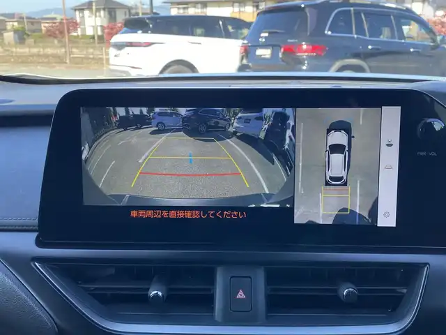 レクサス ＵＸ 200 グレイスフル エクスプローラー 福岡県 2023(令5)年 1.6万km シルバー ・1オーナー/・クルーズコントロール/・純正ナビ/USB/Bluetooth/Miracast/・全方位カメラ/・白革シート/シートヒーター/エアシート/・ドライブレコーダー/・フルセグ/・ETC/・純正18AW