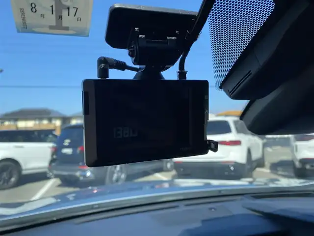 レクサス ＵＸ 200 グレイスフル エクスプローラー 福岡県 2023(令5)年 1.6万km シルバー ・1オーナー/・クルーズコントロール/・純正ナビ/USB/Bluetooth/Miracast/・全方位カメラ/・白革シート/シートヒーター/エアシート/・ドライブレコーダー/・フルセグ/・ETC/・純正18AW