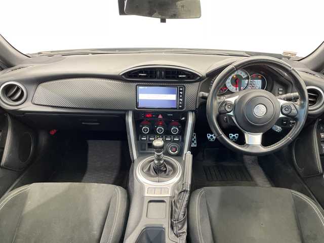 トヨタ ８６ GT 栃木県 2019(令1)年 5万km クリスタルホワイトパール 6速MT車/純正SDナビ/（CD/DVD/フルセグTV/Bluetooth/SD）/バックカメラ/ETC/前後ドライブレコーダー/オートライト/LEDヘッドライト/横滑り防止装置/フォグランプ/スマートキー/プッシュスタート/ステアリングスイッチ/革巻きステアリング/電動格納ミラー/純正17インチアルミホイール/純正フロアマット