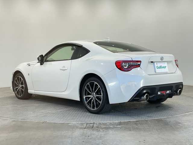 トヨタ ８６ GT 栃木県 2019(令1)年 5万km クリスタルホワイトパール 6速MT車/純正SDナビ/（CD/DVD/フルセグTV/Bluetooth/SD）/バックカメラ/ETC/前後ドライブレコーダー/オートライト/LEDヘッドライト/横滑り防止装置/フォグランプ/スマートキー/プッシュスタート/ステアリングスイッチ/革巻きステアリング/電動格納ミラー/純正17インチアルミホイール/純正フロアマット