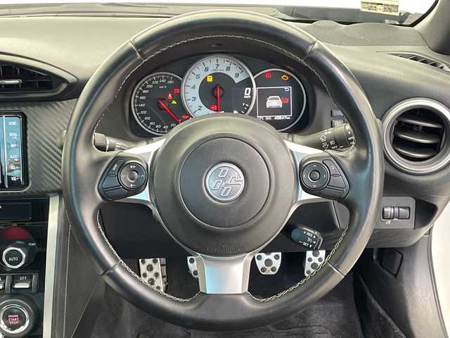 トヨタ ８６ GT 栃木県 2019(令1)年 5万km クリスタルホワイトパール 6速MT車/純正SDナビ/（CD/DVD/フルセグTV/Bluetooth/SD）/バックカメラ/ETC/前後ドライブレコーダー/オートライト/LEDヘッドライト/横滑り防止装置/フォグランプ/スマートキー/プッシュスタート/ステアリングスイッチ/革巻きステアリング/電動格納ミラー/純正17インチアルミホイール/純正フロアマット