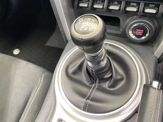 トヨタ ８６ GT 栃木県 2019(令1)年 5万km クリスタルホワイトパール 6速MT車/純正SDナビ/（CD/DVD/フルセグTV/Bluetooth/SD）/バックカメラ/ETC/前後ドライブレコーダー/オートライト/LEDヘッドライト/横滑り防止装置/フォグランプ/スマートキー/プッシュスタート/ステアリングスイッチ/革巻きステアリング/電動格納ミラー/純正17インチアルミホイール/純正フロアマット