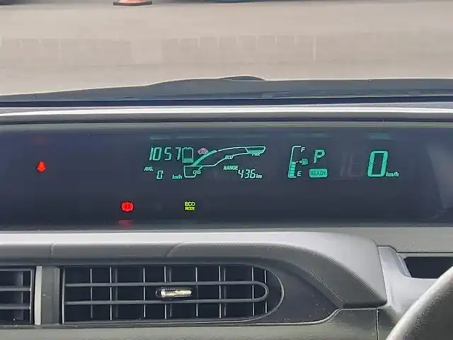 トヨタ アクア S 愛知県 2013(平25)年 5.1万km ライムホワイトパールクリスタルシャイン 純正ナビ/フルセグTV/（Bluetooth・CD・DVD）/バックカメラ/ETC/前席シートヒーター/ドライブレコーダー/LEDオートライト/コーナーポール