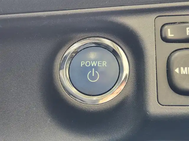 トヨタ アクア S 愛知県 2013(平25)年 5.1万km ライムホワイトパールクリスタルシャイン 純正ナビ/フルセグTV/（Bluetooth・CD・DVD）/バックカメラ/ETC/前席シートヒーター/ドライブレコーダー/LEDオートライト/コーナーポール