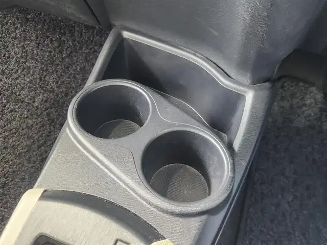 トヨタ アクア S 愛知県 2013(平25)年 5.1万km ライムホワイトパールクリスタルシャイン 純正ナビ/フルセグTV/（Bluetooth・CD・DVD）/バックカメラ/ETC/前席シートヒーター/ドライブレコーダー/LEDオートライト/コーナーポール