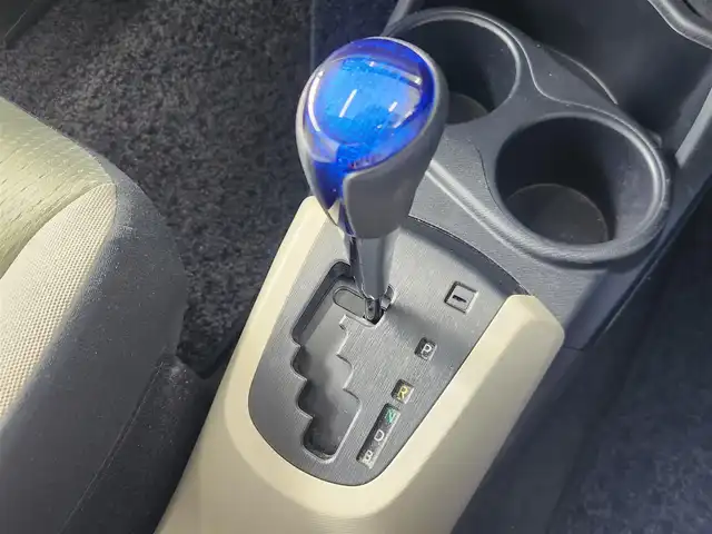 トヨタ アクア S 愛知県 2013(平25)年 5.1万km ライムホワイトパールクリスタルシャイン 純正ナビ/フルセグTV/（Bluetooth・CD・DVD）/バックカメラ/ETC/前席シートヒーター/ドライブレコーダー/LEDオートライト/コーナーポール