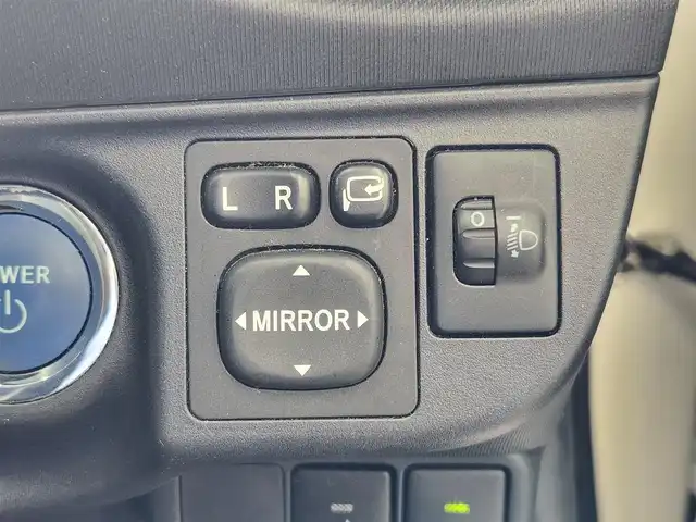 トヨタ アクア S 愛知県 2013(平25)年 5.1万km ライムホワイトパールクリスタルシャイン 純正ナビ/フルセグTV/（Bluetooth・CD・DVD）/バックカメラ/ETC/前席シートヒーター/ドライブレコーダー/LEDオートライト/コーナーポール