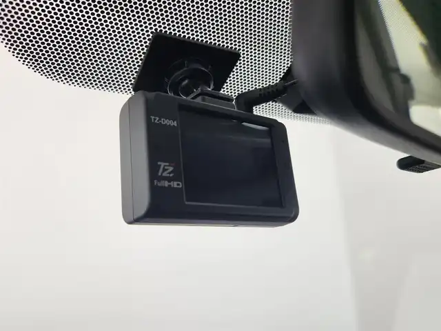 トヨタ アクア S 愛知県 2013(平25)年 5.1万km ライムホワイトパールクリスタルシャイン 純正ナビ/フルセグTV/（Bluetooth・CD・DVD）/バックカメラ/ETC/前席シートヒーター/ドライブレコーダー/LEDオートライト/コーナーポール