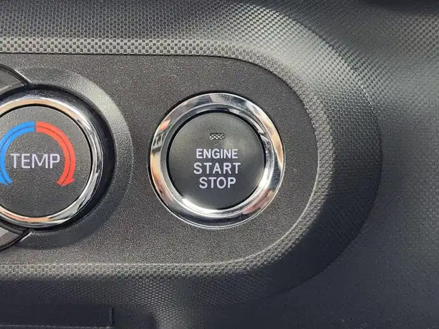 トヨタ ライズ G 愛知県 2023(令5)年 2.6万km ブラックマイカメタリック ワンオーナー/純正9型DA（フルセグ、Bluetooth、AppleCarplay）/ETC/Bカメラ/コーナーセンサー前後/衝突軽減ブレーキ/スマートキー/オートライト/LEDヘッドライト/純正フロアマット/純正16インチAW/スマートキー/Pスタート/オートライト/横滑り防止装置/取説、保証書