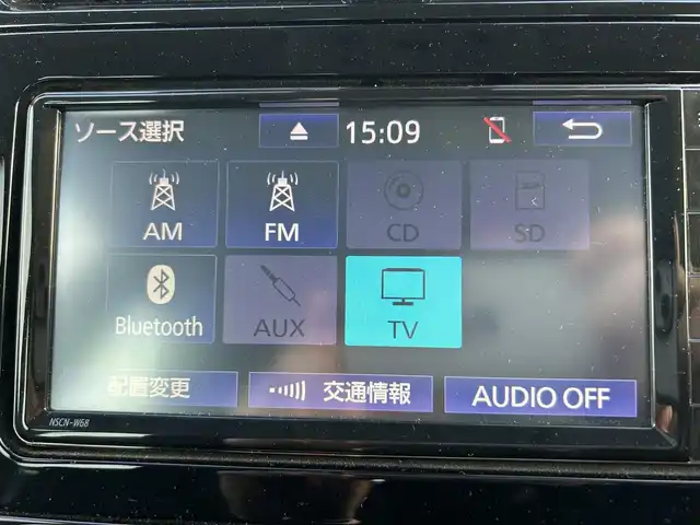 トヨタ プリウス A 滋賀県 2022(令4)年 6.1万km プラチナホワイトパールマイカ 純正SDナビ/・FM/・AM/・CD/・SD/バックカメラ/ヘッドアップディスプレイ/ブラインドスポットモニター/ビルトインETC2.0/D席パワーシート/革巻きステアリング/100V充電/防眩ミラー/パーキングアシスト/クリアランスソナー/プリクラッシュセーフティ/レーントレーシングアシスト/レーダークルーズコントロール/ロードサインアシスト/発進遅れ告知機能/ふらつき検知機能/盗難防止装置/LEDヘッドライト/オートライト/オートハイビーム/フォグランプ/プッシュスタート/スマートキー×２