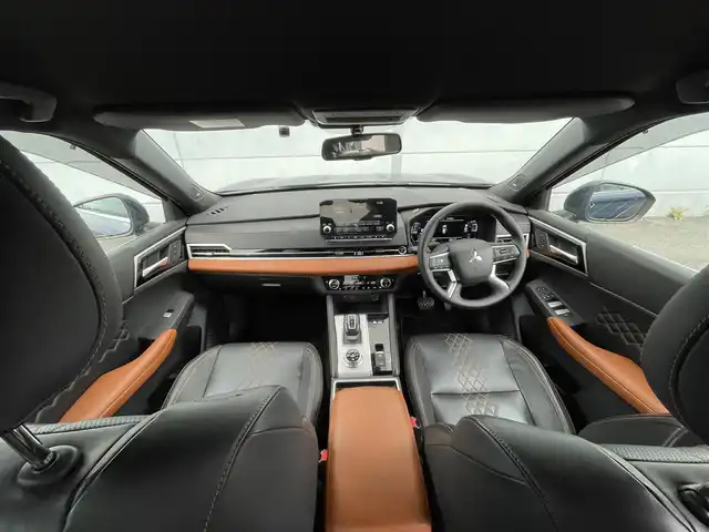 三菱 アウトランダー ＰＨＥＶ P 千葉県 2022(令4)年 2万km コスミックブルーマイカ 衝突軽減ブレーキ/全方位カメラ/マイパイロット/純正９インチナビ/フルセグＴＶ/ＢＯＳＥ/ＢＳＭ/プロジェクションイルミネーション/シートヒーター/ＬＥＤヘッドライト/純正２０インチＡＷ