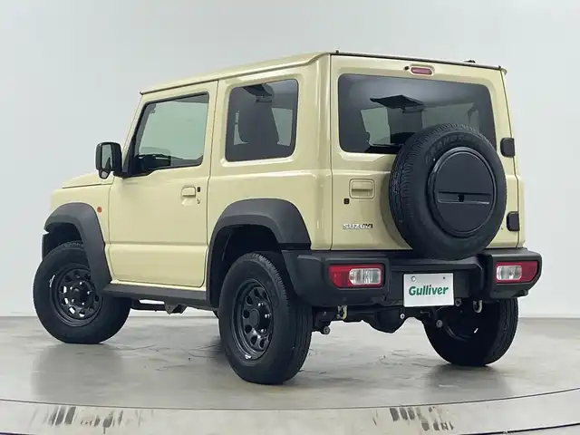 スズキ ジムニー シエラ JL 埼玉県 2025(令7)年 0.8万km シフォンアイボリーM 車線逸脱警報/衝突軽減ブレーキ/クリアランスソナー/アイドリングストップ/ダウンヒルアシストコントロール/運転席・助手席シートヒーター/プッシュスタート/シガーソケット/フロントフォグランプ/オートライト/電動格納ミラー/ヒーテッドミラー/センターデフロック/背面タイヤ