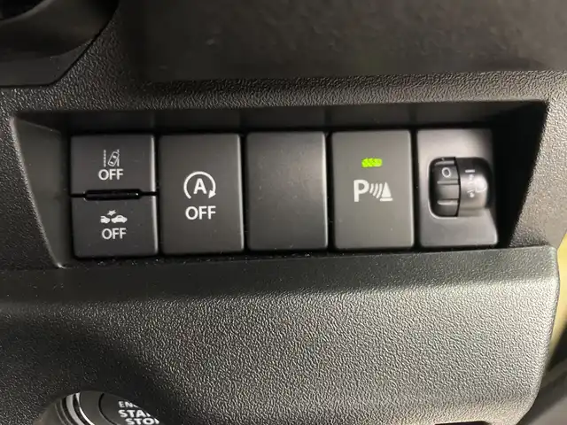 スズキ ジムニー シエラ JL 埼玉県 2025(令7)年 0.8万km シフォンアイボリーM 車線逸脱警報/衝突軽減ブレーキ/クリアランスソナー/アイドリングストップ/ダウンヒルアシストコントロール/運転席・助手席シートヒーター/プッシュスタート/シガーソケット/フロントフォグランプ/オートライト/電動格納ミラー/ヒーテッドミラー/センターデフロック/背面タイヤ