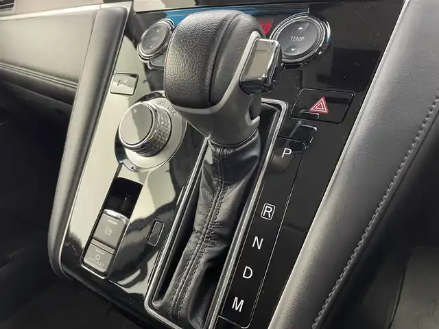 三菱 デリカＤ：５ P 富山県 2022(令4)年 3.3万km ホワイトダイヤモンド 4WD/社外9インチナビ【AVIC-RQ912】/(AM/FM/CD/DVD/SD/USB/BT)/フルセグTV/アラウンドビューモニター/両側パワースライドドア/アダプティブクルーズコントロール/衝突被害軽減ブレーキ/レーンキープアシスト/ブラインドスポットモニター/オートマチックハイビーム/LEDヘッドライト/電動リアゲート/レザーシート/前席シートヒーター/運転席パワーシート/ステアリングヒーター/パドルシフト/ETC/純正フロアマット/スマートキー/プッシュスタート/社外16インチAW/ドアバイザー