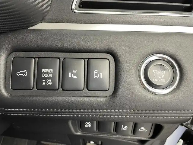 三菱 デリカＤ：５ P 富山県 2022(令4)年 3.3万km ホワイトダイヤモンド 4WD/社外9インチナビ【AVIC-RQ912】/(AM/FM/CD/DVD/SD/USB/BT)/フルセグTV/アラウンドビューモニター/両側パワースライドドア/アダプティブクルーズコントロール/衝突被害軽減ブレーキ/レーンキープアシスト/ブラインドスポットモニター/オートマチックハイビーム/LEDヘッドライト/電動リアゲート/レザーシート/前席シートヒーター/運転席パワーシート/ステアリングヒーター/パドルシフト/ETC/純正フロアマット/スマートキー/プッシュスタート/社外16インチAW/ドアバイザー