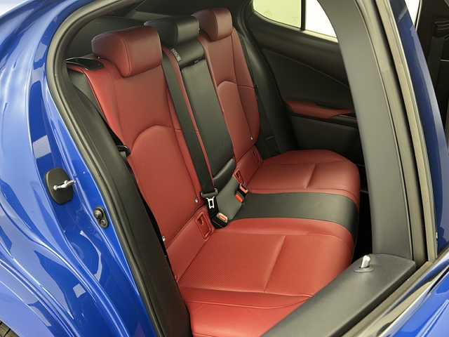 レクサス ＵＸ 200 Fスポーツ 宮城県 2018(平30)年 4.6万km セレスティアルブルーガラスフレーク 禁煙車/サンルーフ/マークレビンソン/赤レザーシート/Lexus Safety System＋		/・プリクラッシュセーフティ/・レーントレーシングアシスト/・ITS Connect/・レーダークルーズコントロール		/・オートマチックハイビーム	/・ロードサインアシスト/ヘッドアップディスプレイ/ブラインドスポットモニター/純正ナビ/・CD.DVD.BT.USB.AUX/フルセグTV/アラウンドビューモニター/パワーシート(D.N)/シートメモリー(D)/シートヒーター(D.N)/エアーシート(D.N)/ステアリングヒーター/ステアリングスイッチ/パドルシフト/ドライブレコーダー(F.R)/ビルトインETC2.0/LEDヘッドライト