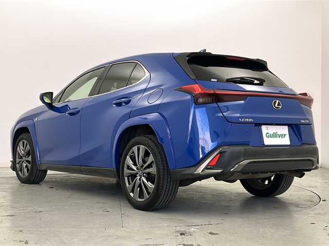 レクサス ＵＸ 200 Fスポーツ 宮城県 2018(平30)年 4.6万km セレスティアルブルーガラスフレーク 禁煙車/サンルーフ/マークレビンソン/赤レザーシート/Lexus Safety System＋		/・プリクラッシュセーフティ/・レーントレーシングアシスト/・ITS Connect/・レーダークルーズコントロール		/・オートマチックハイビーム	/・ロードサインアシスト/ヘッドアップディスプレイ/ブラインドスポットモニター/純正ナビ/・CD.DVD.BT.USB.AUX/フルセグTV/アラウンドビューモニター/パワーシート(D.N)/シートメモリー(D)/シートヒーター(D.N)/エアーシート(D.N)/ステアリングヒーター/ステアリングスイッチ/パドルシフト/ドライブレコーダー(F.R)/ビルトインETC2.0/LEDヘッドライト