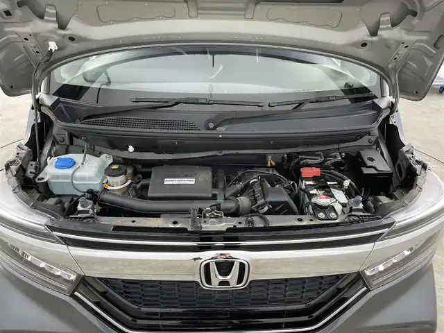 ホンダ Ｎ ＢＯＸ カスタム G L ホンダセンシング 千葉県 2020(令2)年 0.5万km シャイニンググレーM 禁煙車/衝突軽減ブレーキ/・ホンダセンシング/・先行車発進お知らせ/・路外逸脱警報装置/・レーンキープアシスト/片側パワースライドドア/社外７インチメモリナビ/・型番：CN-RE06D/・CD/DVD/Bluetooth/フルセグTV/・バックカメラ/・ビルトインETC/DNシートヒーター/ステアリングスイッチ/純正フロアマット/純正１４インチAW/オートライト/・シーケンシャルウインカー/・LEDヘッドライト/・LEDフォグランプ