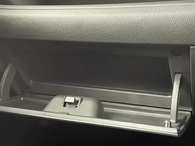 ホンダ Ｎ ＢＯＸ カスタム G L ホンダセンシング 千葉県 2020(令2)年 0.5万km シャイニンググレーM 禁煙車/衝突軽減ブレーキ/・ホンダセンシング/・先行車発進お知らせ/・路外逸脱警報装置/・レーンキープアシスト/片側パワースライドドア/社外７インチメモリナビ/・型番：CN-RE06D/・CD/DVD/Bluetooth/フルセグTV/・バックカメラ/・ビルトインETC/DNシートヒーター/ステアリングスイッチ/純正フロアマット/純正１４インチAW/オートライト/・シーケンシャルウインカー/・LEDヘッドライト/・LEDフォグランプ