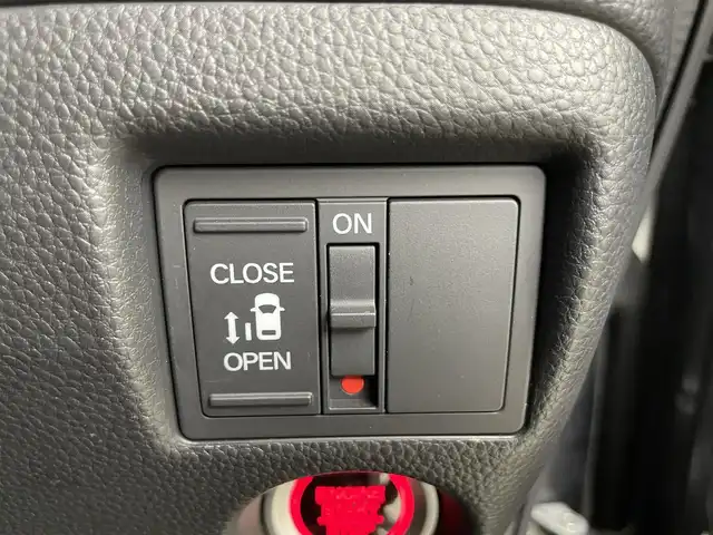 ホンダ Ｎ ＢＯＸ カスタム G L ホンダセンシング 千葉県 2020(令2)年 0.5万km シャイニンググレーM 禁煙車/衝突軽減ブレーキ/・ホンダセンシング/・先行車発進お知らせ/・路外逸脱警報装置/・レーンキープアシスト/片側パワースライドドア/社外７インチメモリナビ/・型番：CN-RE06D/・CD/DVD/Bluetooth/フルセグTV/・バックカメラ/・ビルトインETC/DNシートヒーター/ステアリングスイッチ/純正フロアマット/純正１４インチAW/オートライト/・シーケンシャルウインカー/・LEDヘッドライト/・LEDフォグランプ