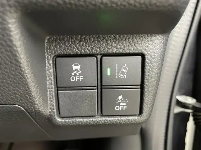 ホンダ Ｎ ＢＯＸ カスタム G L ホンダセンシング 千葉県 2020(令2)年 0.5万km シャイニンググレーM 禁煙車/衝突軽減ブレーキ/・ホンダセンシング/・先行車発進お知らせ/・路外逸脱警報装置/・レーンキープアシスト/片側パワースライドドア/社外７インチメモリナビ/・型番：CN-RE06D/・CD/DVD/Bluetooth/フルセグTV/・バックカメラ/・ビルトインETC/DNシートヒーター/ステアリングスイッチ/純正フロアマット/純正１４インチAW/オートライト/・シーケンシャルウインカー/・LEDヘッドライト/・LEDフォグランプ