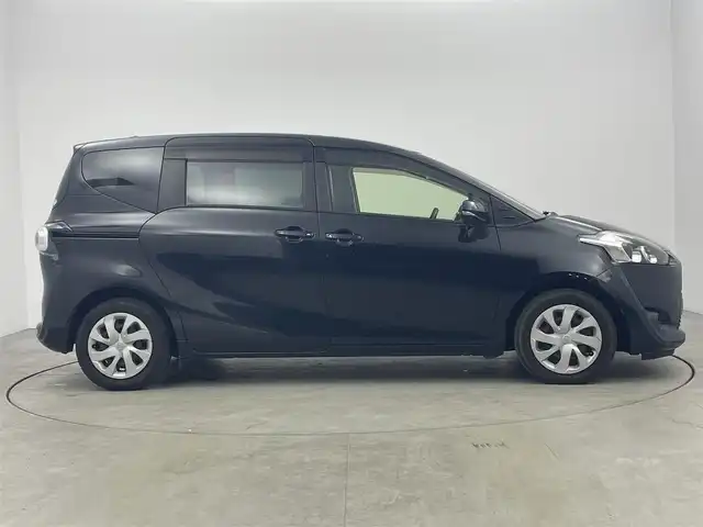 トヨタ シエンタ G 愛知県 2016(平28)年 3万km ブラックマイカ 純正ナビ/（ＣＤ・ＤＶＤ・Ｂｌｕｅｔｏｏｔｈ・フルセグＴＶ・ＡＭ・ＦＭ・ＨＤＤ）/両側パワースライドドア/バックカメラ/前後ドライブレコーダー/ビルトインＥＴＣ/盗難防止装置/レーンキープアシスト/横滑り防止装置/コーナーセンサー/アイドリングストップ/純正フロアマット/3列シート/ウォークスルー/キセノンオートライト/スマートキー