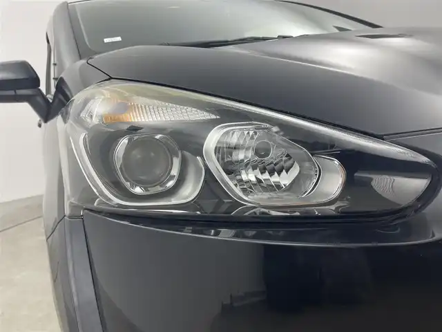 トヨタ シエンタ G 愛知県 2016(平28)年 3万km ブラックマイカ 純正ナビ/（ＣＤ・ＤＶＤ・Ｂｌｕｅｔｏｏｔｈ・フルセグＴＶ・ＡＭ・ＦＭ・ＨＤＤ）/両側パワースライドドア/バックカメラ/前後ドライブレコーダー/ビルトインＥＴＣ/盗難防止装置/レーンキープアシスト/横滑り防止装置/コーナーセンサー/アイドリングストップ/純正フロアマット/3列シート/ウォークスルー/キセノンオートライト/スマートキー