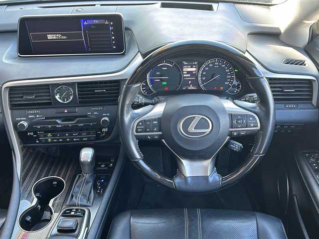 レクサス ＲＸ 450hL 山形県 2018(平30)年 6万km ソニッククォーツ 禁煙車/4WD/純正ナビ/（AM/FM/ＢＴ/CD/TV）/ステアリングスイッチ/ステリングヒーター/レクサスセーフティセンス/プリクラッシュセーフティ/電動格納ミラー/ドアバイザー/カードキー/スマートキー/三眼ヘッドライト/シートヒーター/エアシート/ヘッドアップディスプレイ/BSM